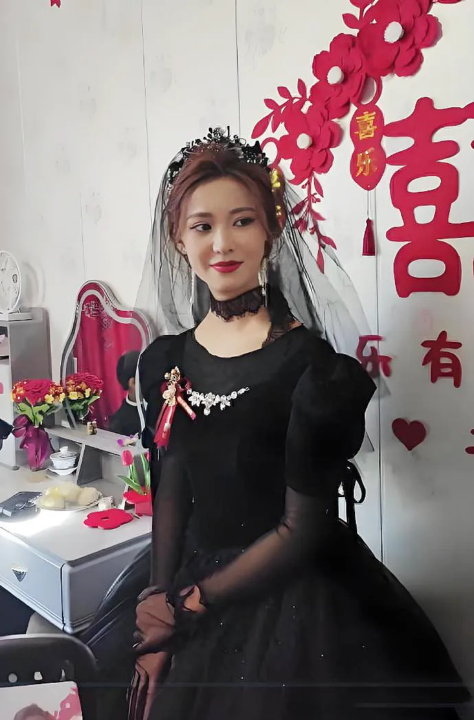 甘肃农村一黑色新娘，总比光棍强！